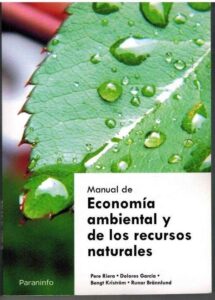 Portada MANUAL DE ECONOMIA AMBIENTAL Y DE LOS RECURSOS NATURALES - VVAA - PARANINFO