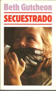 Portada SECUESTRADO - BETH GUTCHEON - MUNDO ACTUAL DE EDICIONES