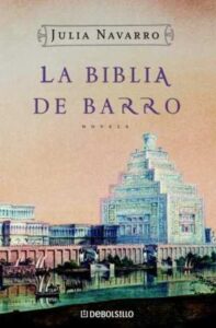 Portada LA BIBLIA DE BARRO - JULIA NAVARRO - DEBOLSILLO