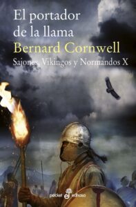 Portada EL PORTADOR DE LA LLAMA - BERNARD CONRWELL - POCKET EDHASA